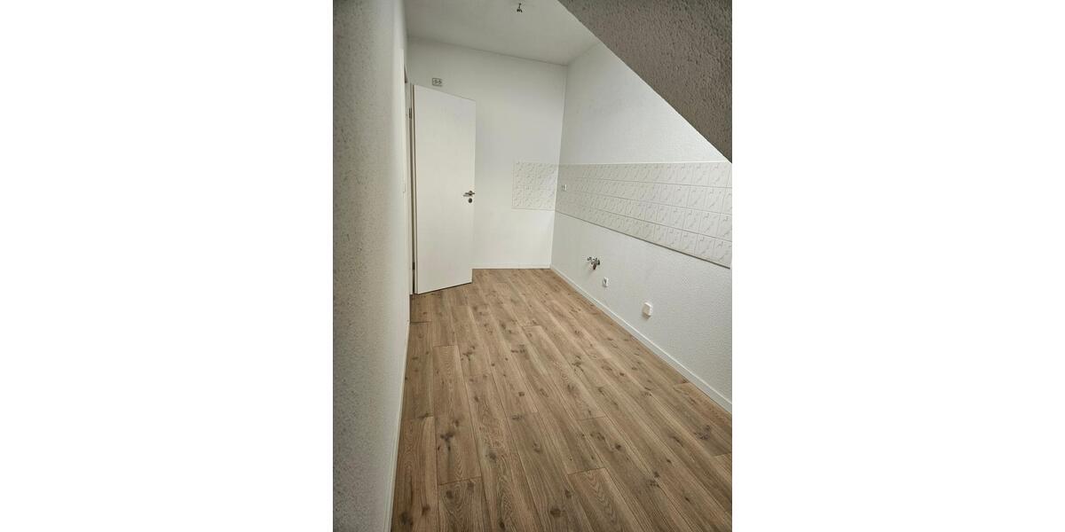 Etagenwohnung Burgstädt - 3 Zimmer, 79 m&sup2;, 490&euro; | Angebot:26442322