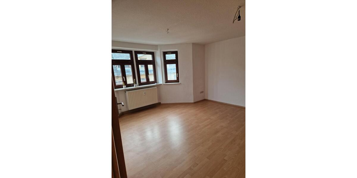 Etagenwohnung Falkenstein/Vogtland Vogtland - 3 Zimmer, 81 m&sup2;, 450&euro; | Angebot:26213075