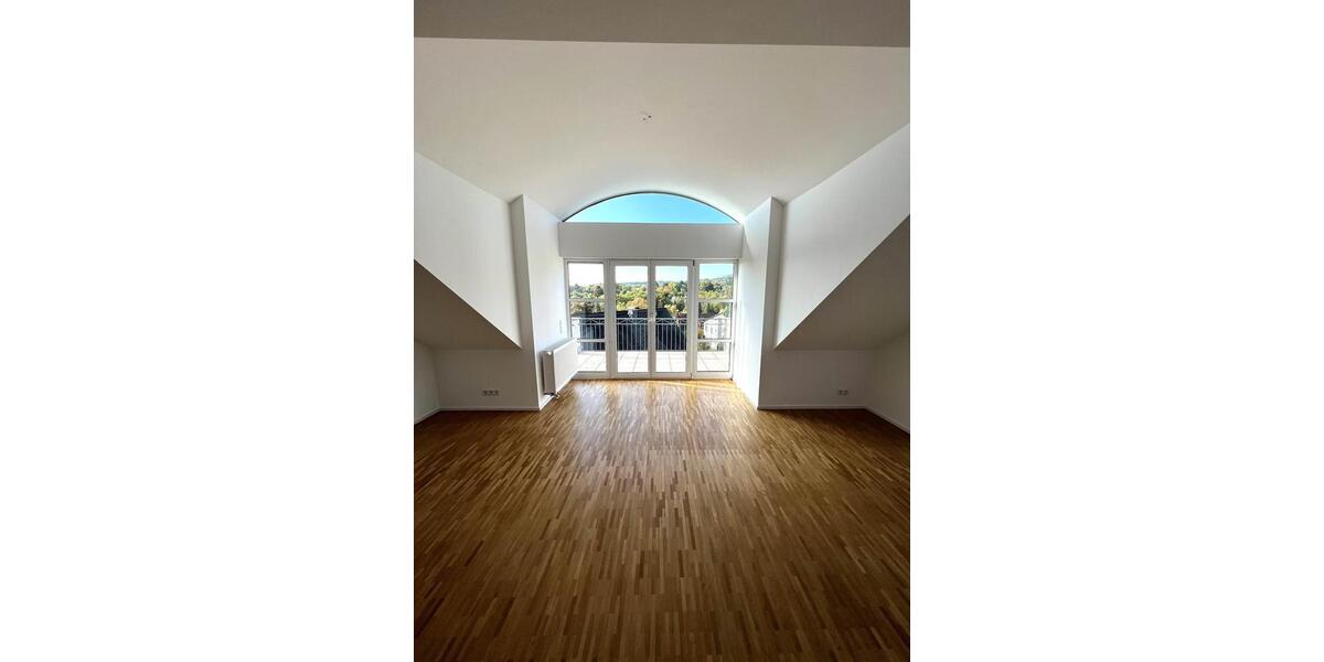 Dachgeschoßwohnung Kronberg im Taunus - 3 Zimmer, 88 m&sup2;, 1.700&euro; | Angebot:25973695