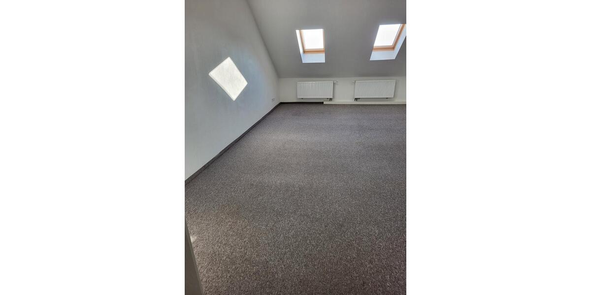 Dachgeschoßwohnung Radeberg - 3 Zimmer, 78 m&sup2;, 470&euro; | Angebot:26635777