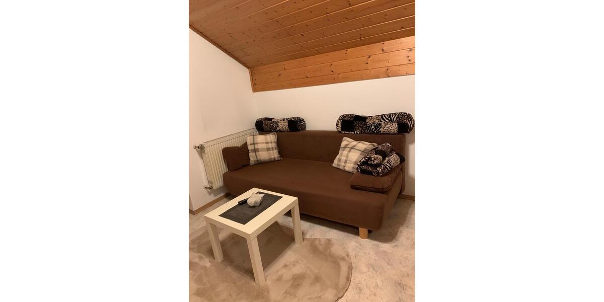 Kleine Mansardenwohnung auf Zeit 2 zimmer