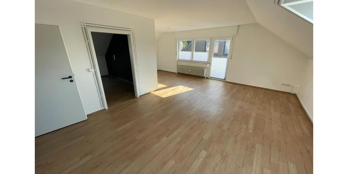 Dachgeschoßwohnung Lingen (Ems) - 3 Zimmer, 98 m&sup2;, 950&euro; | Angebot:24643463