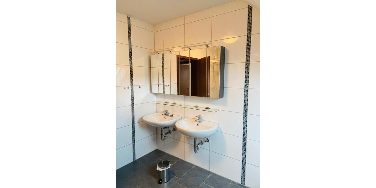 Wohnen auf Zeit Bad Eilsen - 4 Zimmer, 120 m&sup2;, 350&euro; | Angebot:24819394