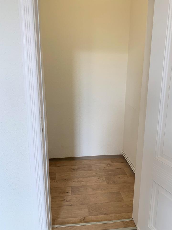 7 Zimmer-Altbau-Wohnung in wunderschönem Denkmalobjekt zu vermieten!