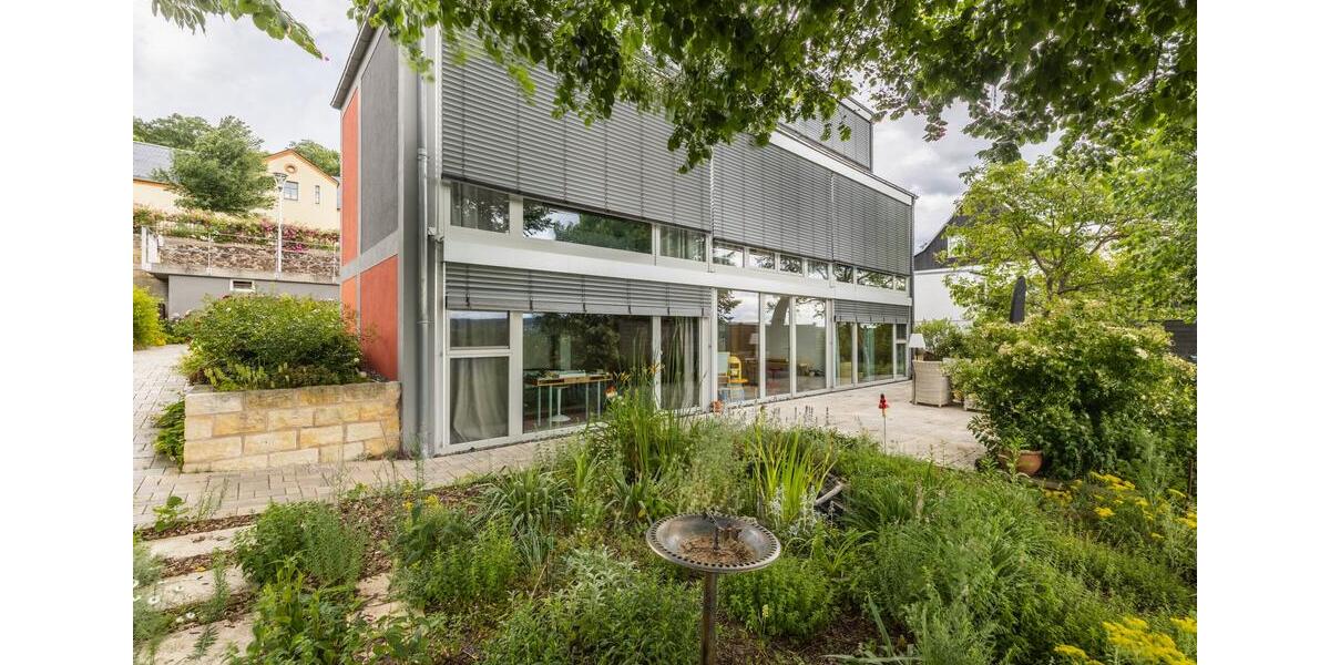 Einfamilienhaus Radebeul - 5 Zimmer, 240 m&sup2;, 2.950&euro; | Angebot:24526213