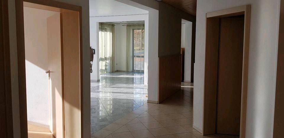 Erdgeschoßwohnung Rentweinsdorf - 2 Zimmer, 89 m&sup2;, 600&euro; | Angebot:26658352
