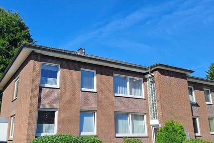 sehr gepflegte 3-Zimmer-Wohnung mit Balkon in HH-Neugraben (Waldseite)