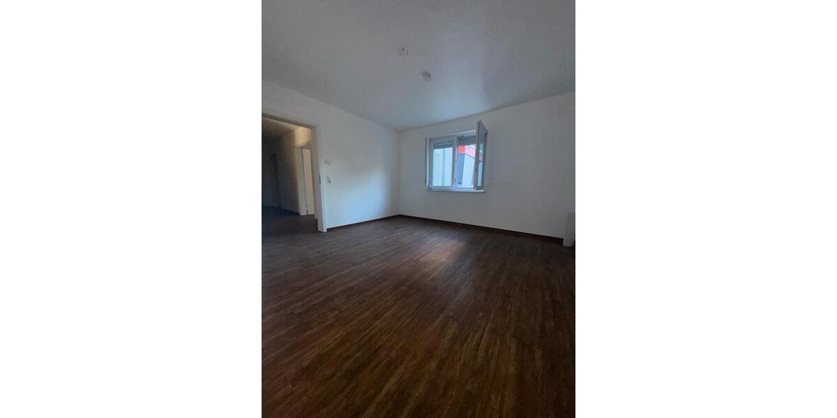 Etagenwohnung Ludwigshafen am Rhein Ludwigshafen-Hemshof - 3 Zimmer, 90 m&sup2;, 1.170&euro; | Angebot:26512345