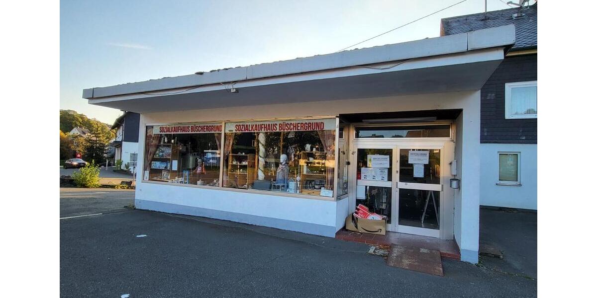 Ladenlokal mit Lager und PKW Stellplätzen zu Vermieten. zimmer