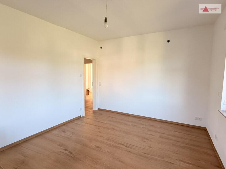 Etagenwohnung Burkhardtsdorf - 3 Zimmer, 77 m&sup2;, 720&euro; | Angebot:23329907
