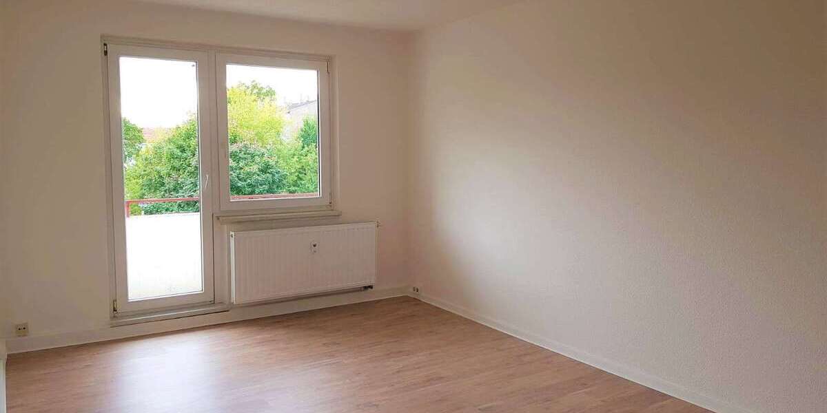 NEU - frisch renovierte 3 Zimmer mit Balkon und Einbauküche! Flexibel ab 6 Monate zu vermieten. - Appartement Annaburg | Angebot:17600958