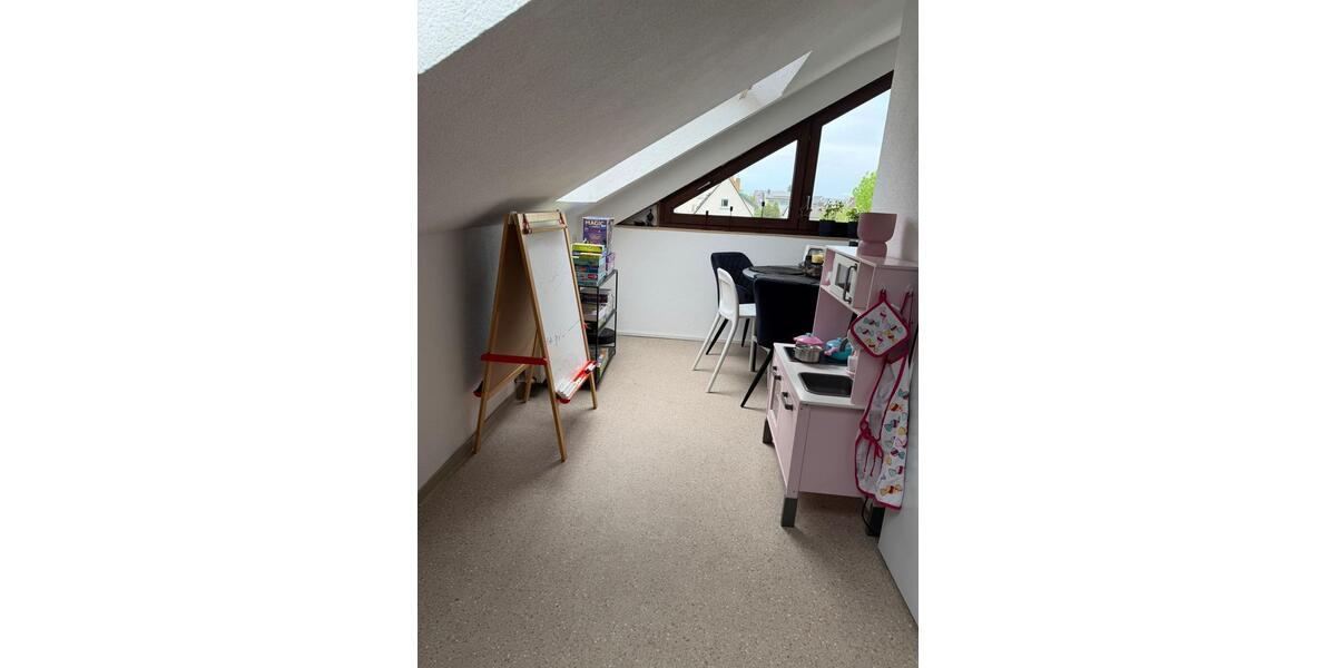 Dachgeschoßwohnung Rüsselsheim am Main - 3 Zimmer, 101 m&sup2;, 1.500&euro; | Angebot:26429896