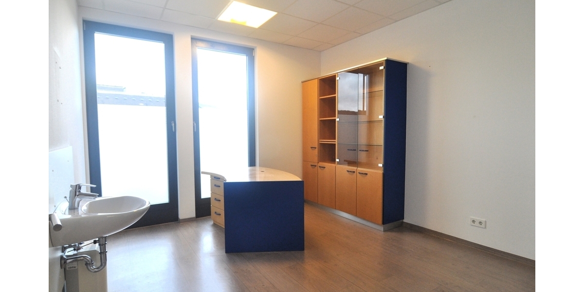 VERMIETET! Praxisfläche mit Penthouse-Feeling im Ärztehaus - Gewerbeobjekt Königstein | Angebot:26339473