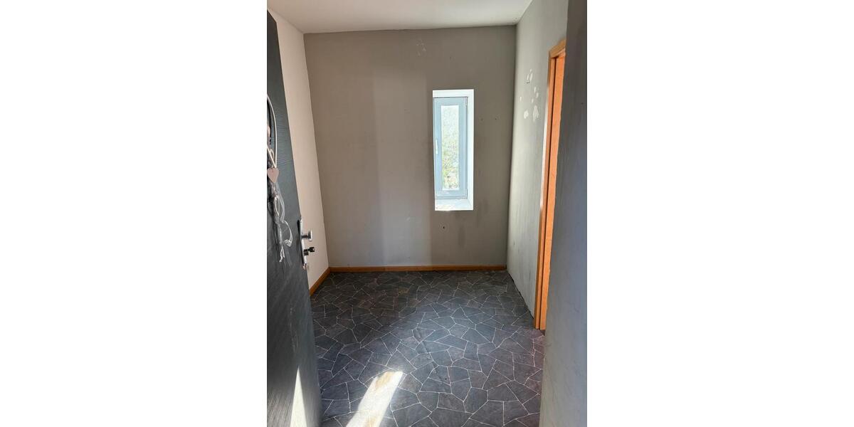 Etagenwohnung Schiffweiler - 2 Zimmer, 65 m&sup2;, 450&euro; | Angebot:25988098