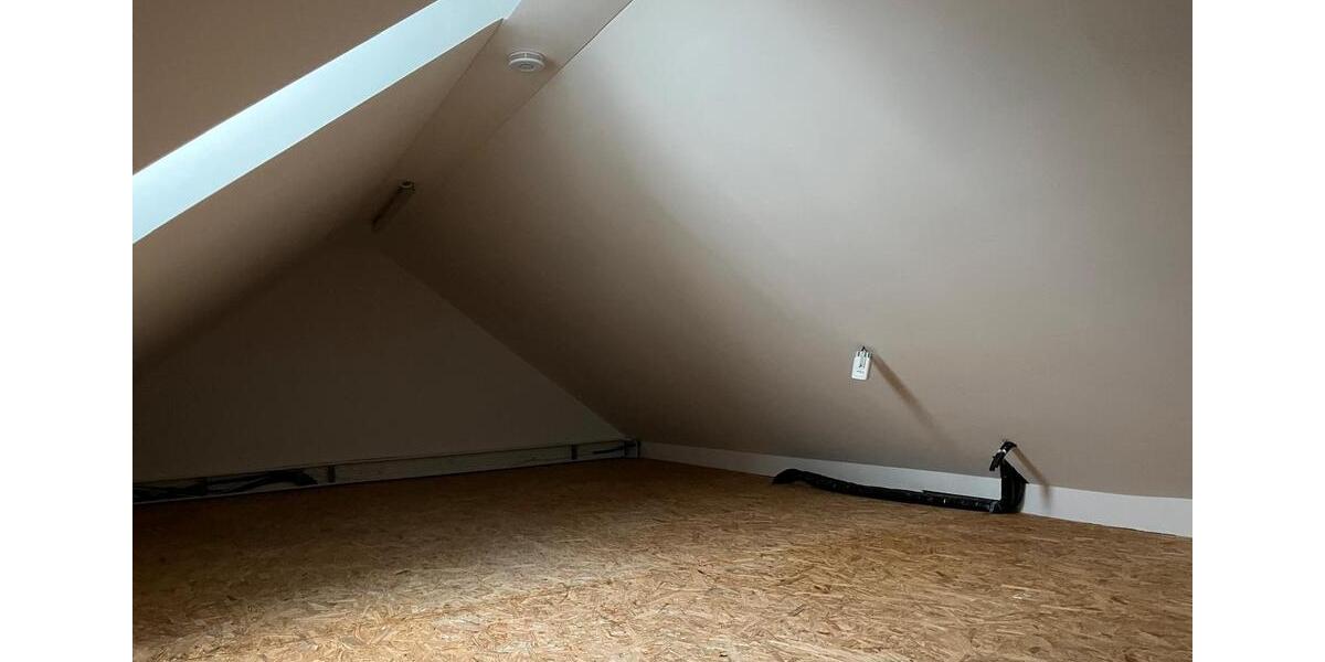 Dachgeschoßwohnung Donauwörth - 3 Zimmer, 100 m&sup2;, 1.050&euro; | Angebot:24242641