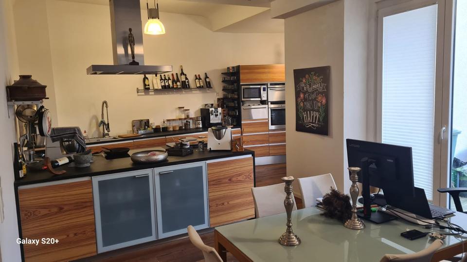 3 Zimmer-Wohnung mit 35 m² Balkon inkl. Einbauküche & Parkplatz 3 zimmer