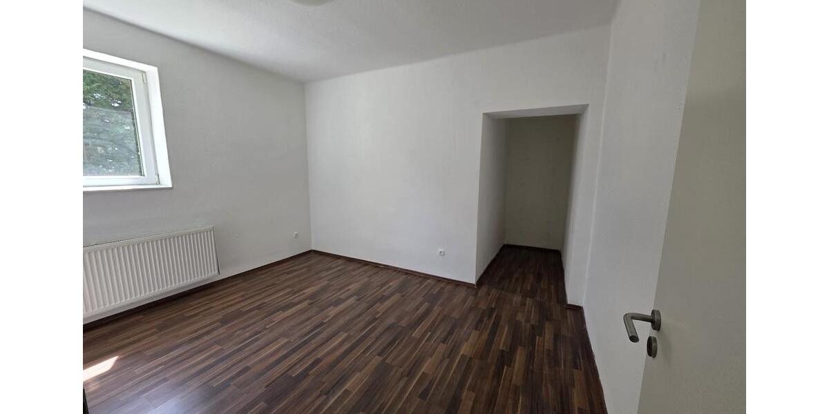 Erdgeschoßwohnung Ludwigshafen am Rhein Rheingönheim - 2 Zimmer, 53 m&sup2;, 700&euro; | Angebot:26582672