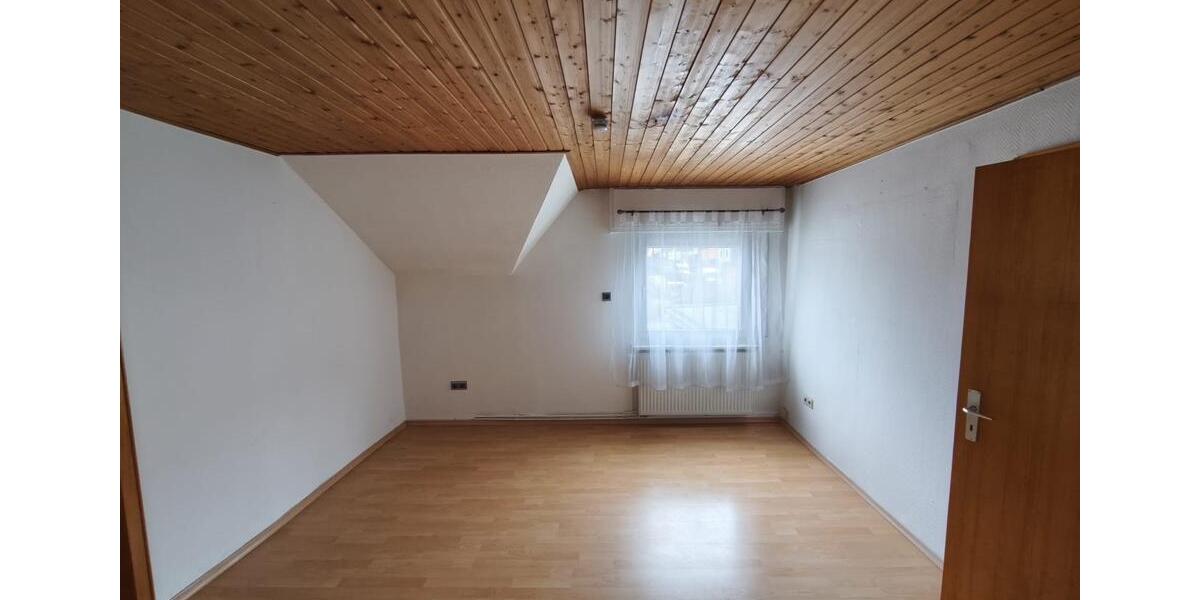 Dachgeschoßwohnung Plettenberg - 4 Zimmer, 68 m&sup2;, 450&euro; | Angebot:24743891
