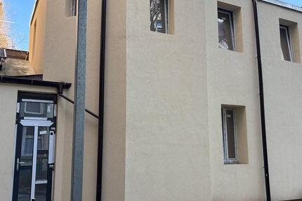 Reihenhaus Im Hinterhof von einem Mehrfamilienhaus, NBG SCHWEINH 4 zimmer