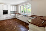 Große Erdgeschoss-Wohnung mit sonniger Su?d-Terrasse und einem Garagenstellplatz