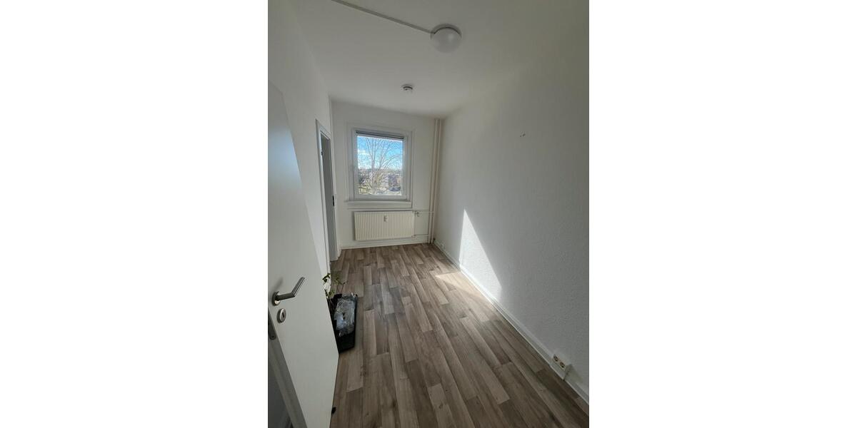 Etagenwohnung Brandenburg an der Havel Görden - 1 Zimmer, 69 m&sup2;, 750&euro; | Angebot:26003431