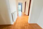 Schöne 4-Zimmer-Dachgeschoss Wohnung mit Einbauküche