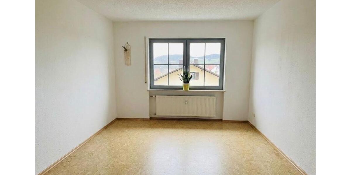Etagenwohnung Mitterfels - 4 Zimmer, 114 m&sup2;, 1.100&euro; | Angebot:26021033