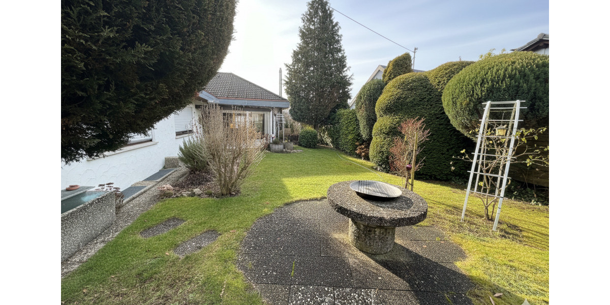 Erdgeschoßwohnung Berg - 8 Zimmer, 239 m&sup2;, 2.100&euro; | Angebot:24698260