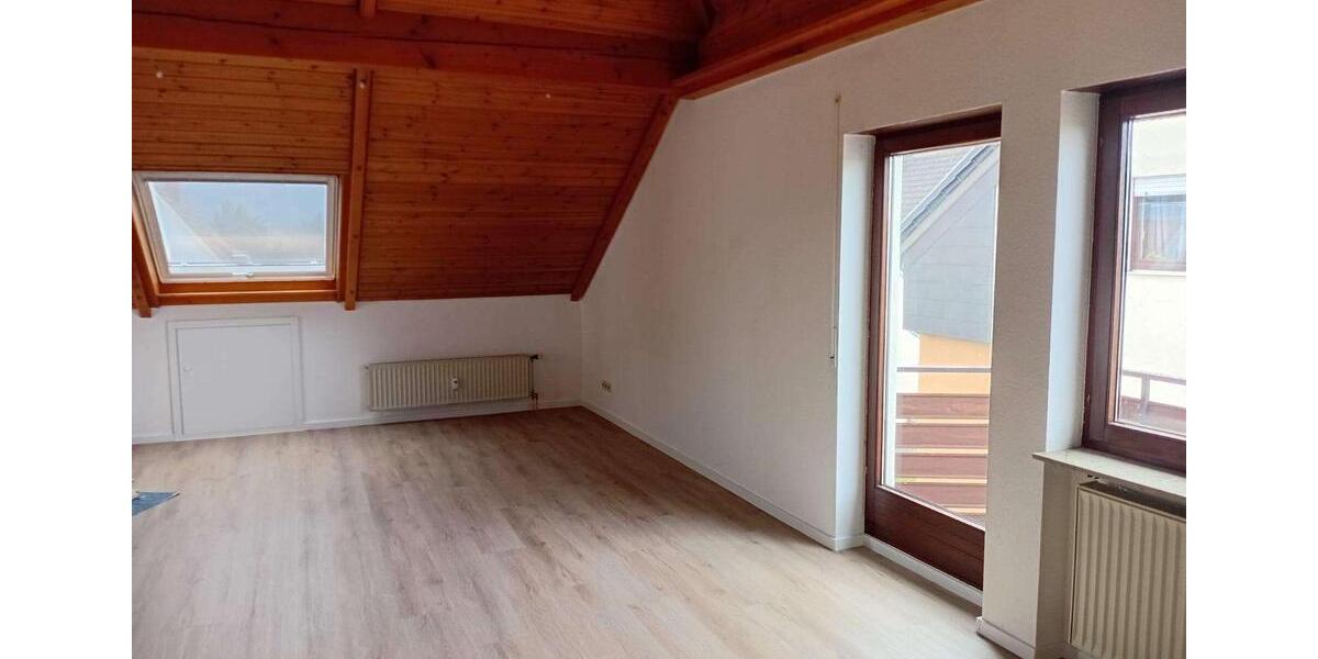 Dachgeschoßwohnung Kernen im Remstal - 3.5 Zimmer, 113 m&sup2;, 1.095&euro; | Angebot:25073823