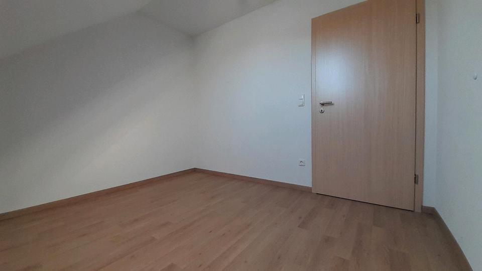 Dachgeschoßwohnung Schrobenhausen - 3 Zimmer, 65 m&sup2;, 800&euro; | Angebot:26407112