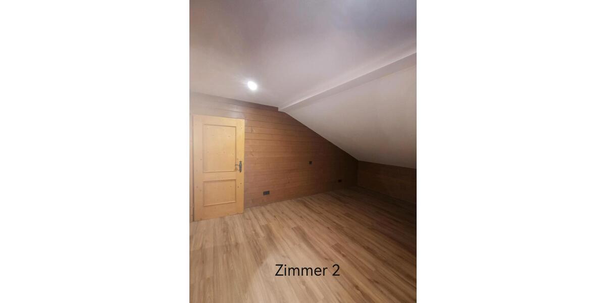 Dachgeschoßwohnung Ingenried - 3 Zimmer, 94 m&sup2;, 1.200&euro; | Angebot:24842124