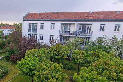 **Wohnen im Ortszentrum** 2 Zimmer-Whg + Westbalkon