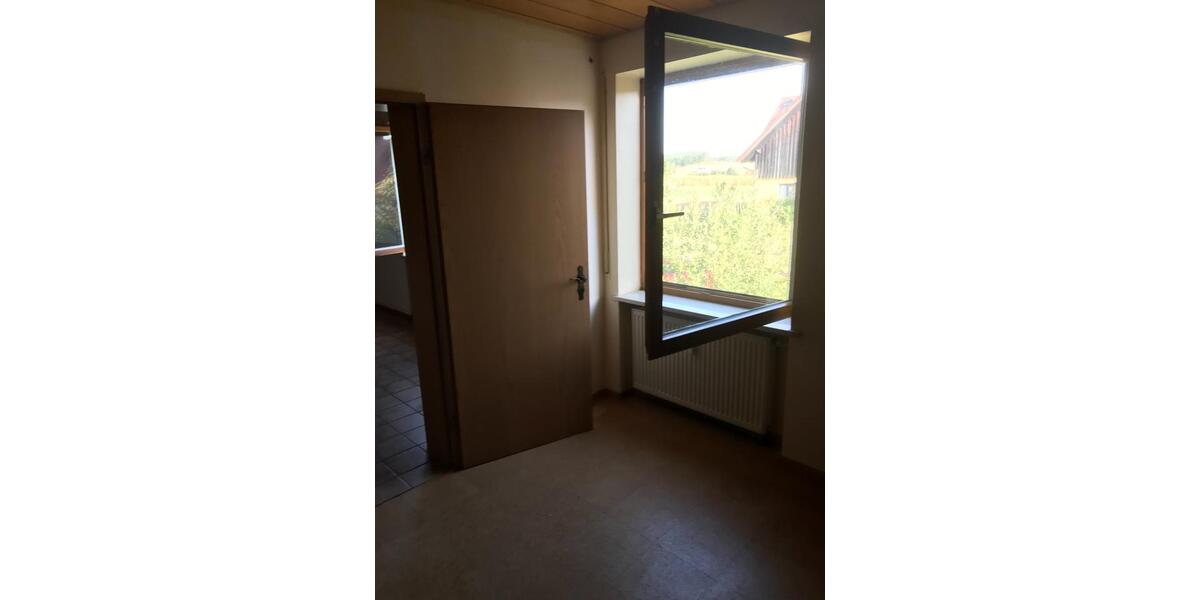 Dachgeschoßwohnung Neunburg vorm Wald - 2 Zimmer, 65 m&sup2;, 450&euro; | Angebot:24845568
