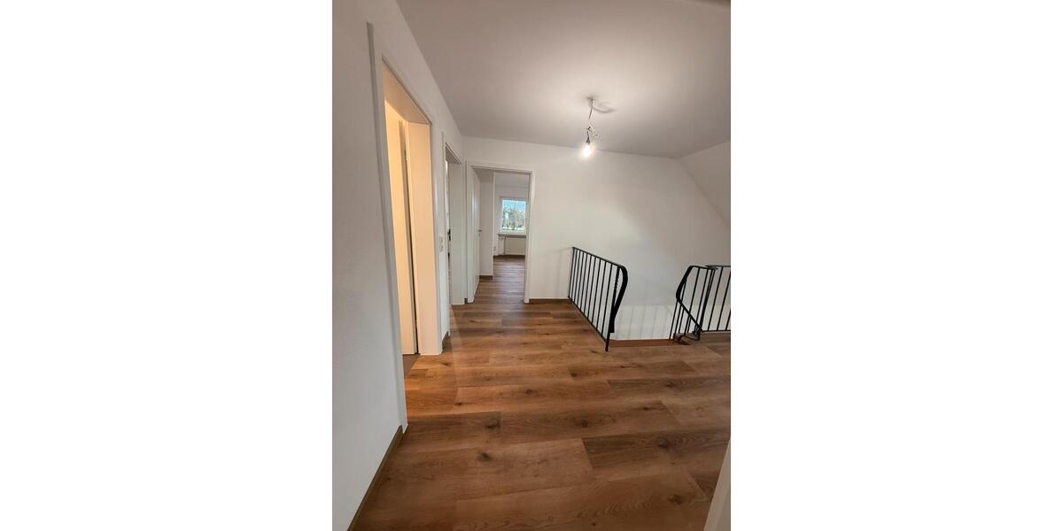 Einfamilienhaus Wiesentheid - 7 Zimmer, 200 m&sup2;, 1.800&euro; | Angebot:25088047