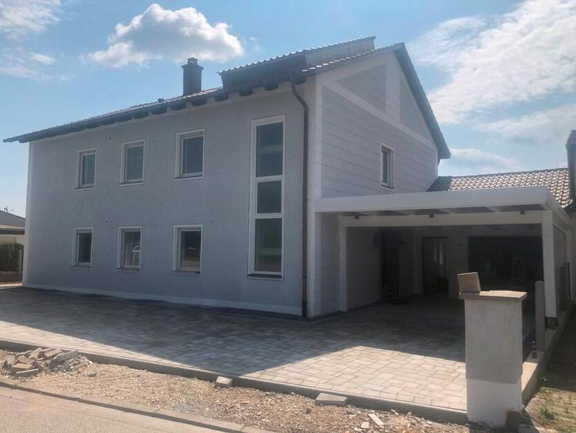 4 Zimmer Wohnung ca 100 qm + grosser Balkon , ruhige Lage ,