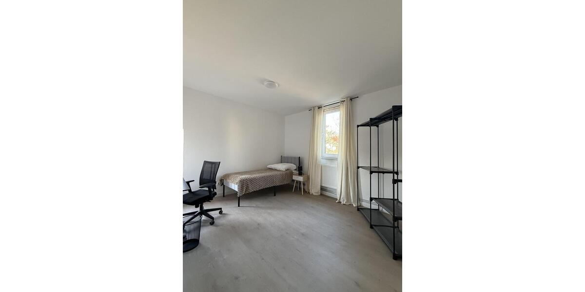 Wohnen auf Zeit Apolda - 1 Zimmer, 103 m&sup2;, 295&euro; | Angebot:25719031