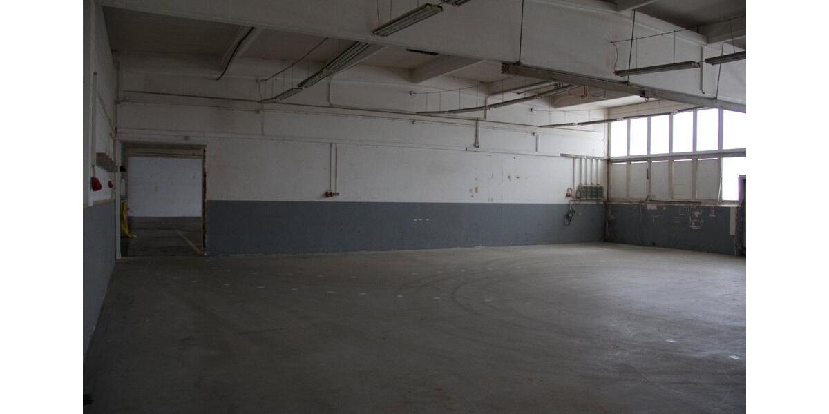 650m² Lagerhalle,Produktionshalle, Büro, WC zimmer