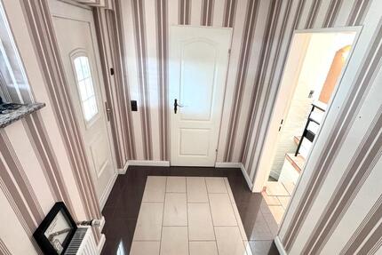 Großzügige 4 Zimmer Wohnung mit Keller & Pool 4 zimmer