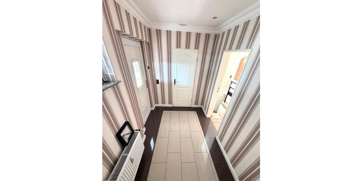 Großzügige 4 Zimmer Wohnung mit Keller & Pool 4 zimmer