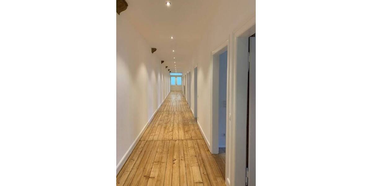 Etagenwohnung Baden-Baden Innenstadt - 4 Zimmer, 170 m&sup2;, 980&euro; | Angebot:26310300