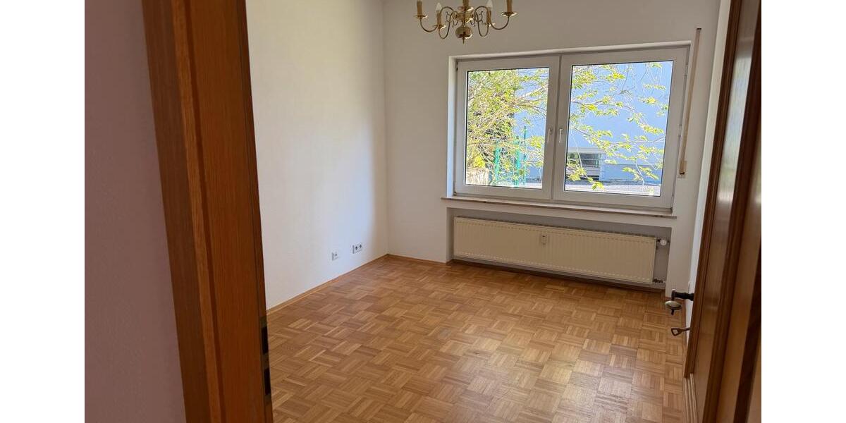 Erdgeschoßwohnung Bonn Lannesdorf - 3 Zimmer, 110 m&sup2;, 1.500&euro; | Angebot:26414605