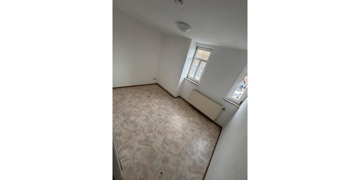 Dachgeschoßwohnung Frankenblick - 3 Zimmer, 78 m&sup2;, 670&euro; | Angebot:25285645