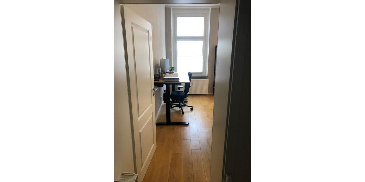 Erdgeschoßwohnung Mönchengladbach - 3 Zimmer, 1.200 m&sup2;, 1.260&euro; | Angebot:24780259