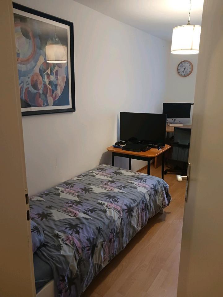 WG-Zimmer in 80807 München direkt an U2