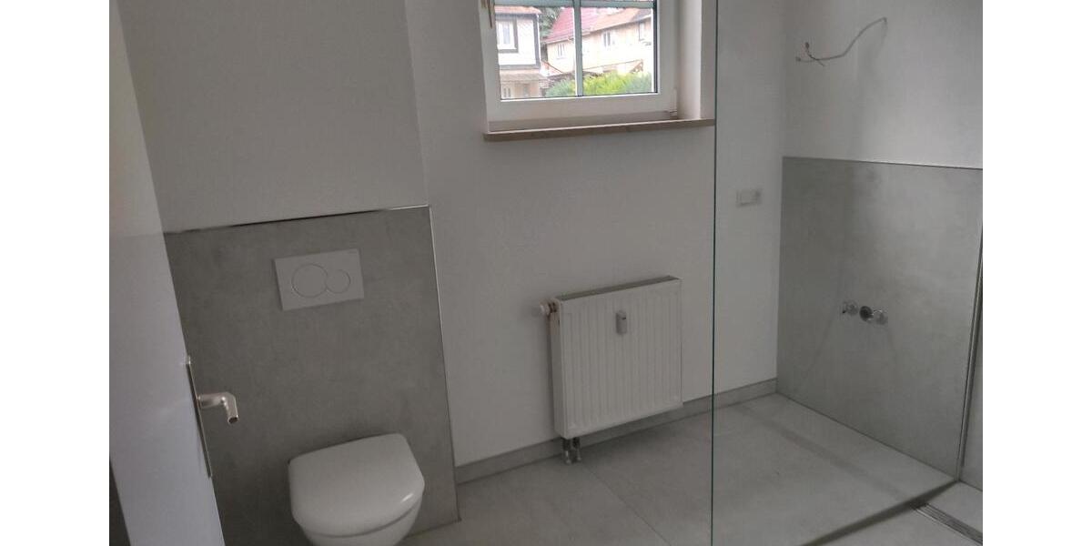 3 Zimmer Wohnung,2 Schlafzimmer, Bad, Gäste WC, Parkplatz 3 zimmer