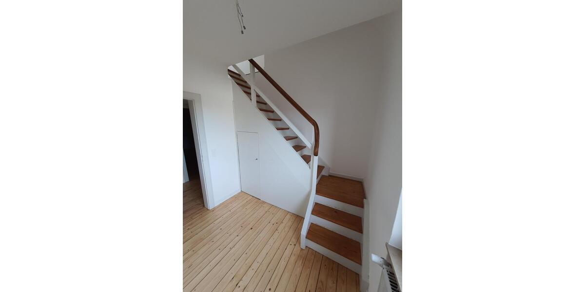 Einfamilienhaus Zweibrücken - 9 Zimmer, 251 m&sup2;, 1.790&euro; | Angebot:25980405