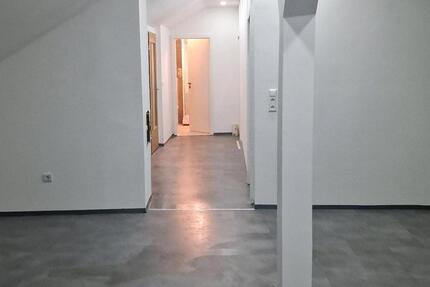 Wohnung, Dachwohnung zimmer