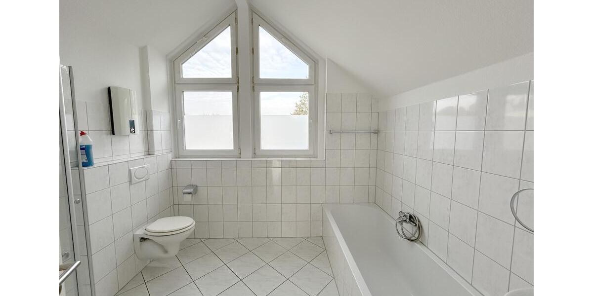 Etagenwohnung Bonn Bad Godesberg - 3 Zimmer, 100 m&sup2;, 1.249&euro; | Angebot:26678944