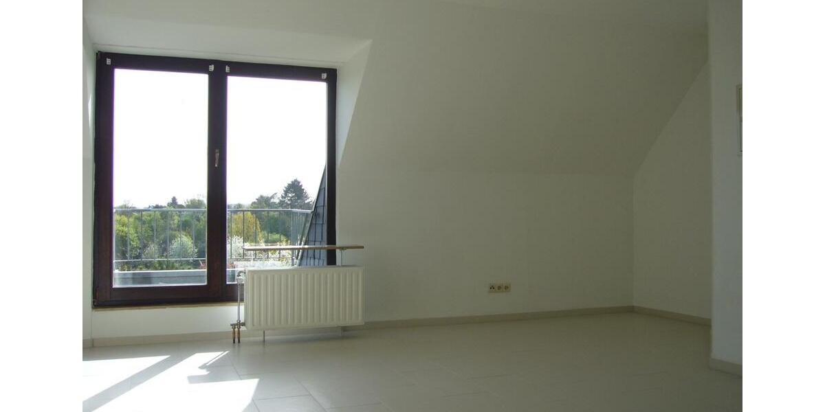 Dachgeschoßwohnung Bonn Auerberg - 1 Zimmer, 30 m&sup2;, 580&euro; | Angebot:25751673