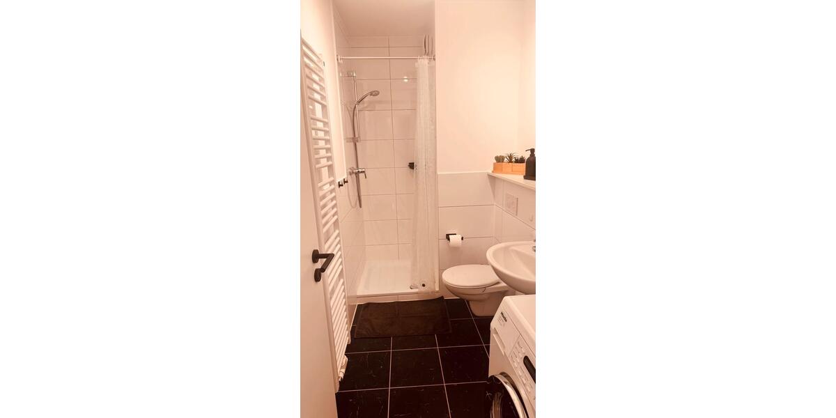 Wohnen auf Zeit Leverkusen Bürrig - 1 Zimmer, 37 m&sup2;, 1.390&euro; | Angebot:25678657